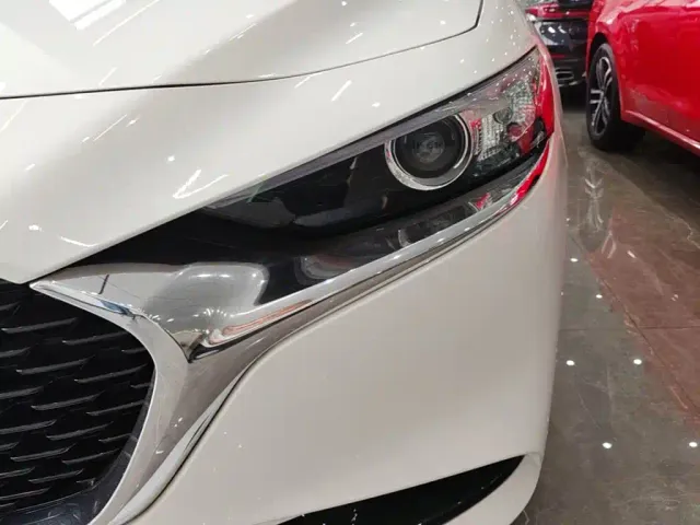 Mazda Axela — Фото автомобиля 23