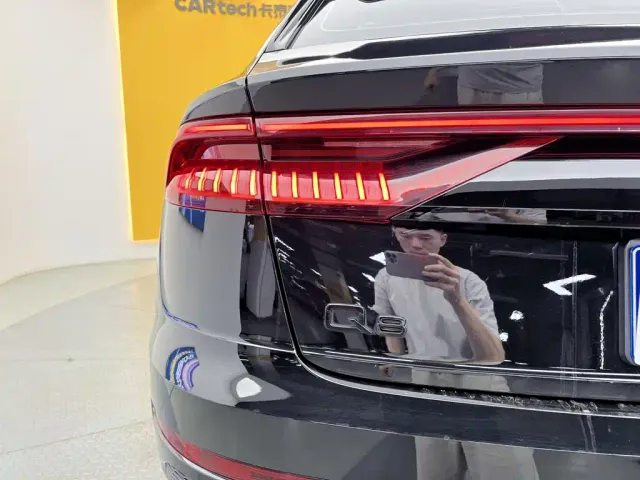 Audi Q8 — Фото автомобиля 9