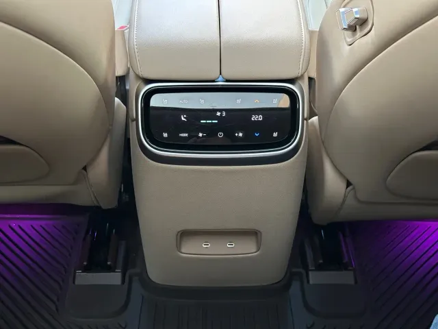 Aito M7 — Фото автомобиля 12