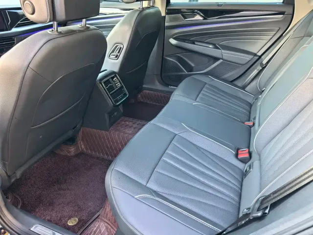Volkswagen Passat — Фото автомобиля 9