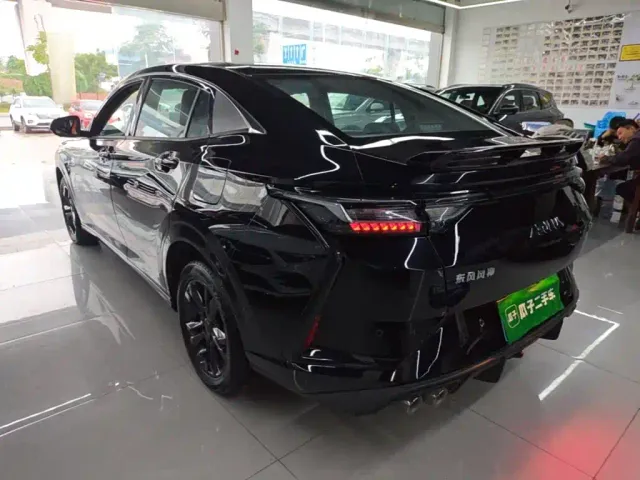 Dongfeng Yixuan — Фото автомобиля 4