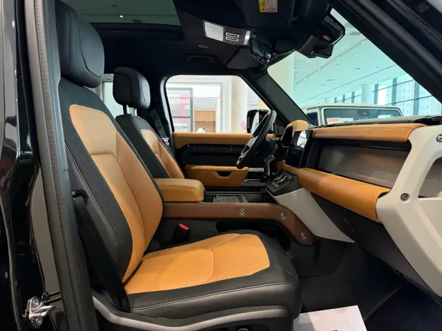 Land Rover Defender — Фото автомобиля 19