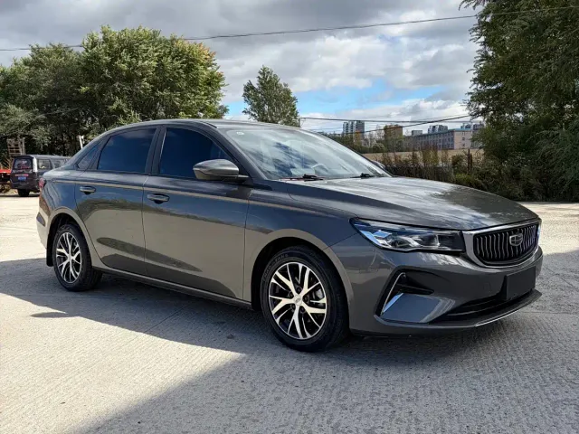 Geely Emgrand — Фото автомобиля 3