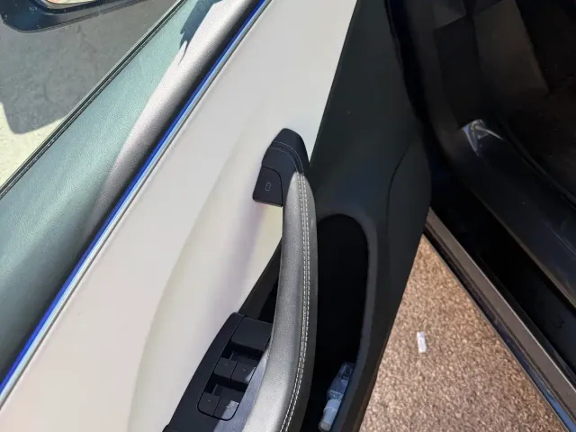 Tesla Model 3 — Фото автомобиля 15