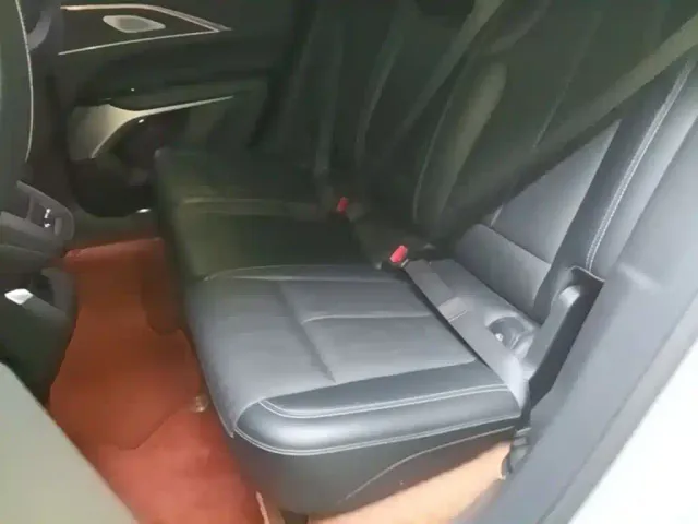 Cadillac Lyriq — Фото автомобиля 16