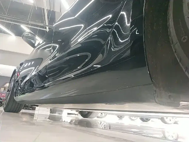 Tesla Model 3 — Фото автомобиля 21