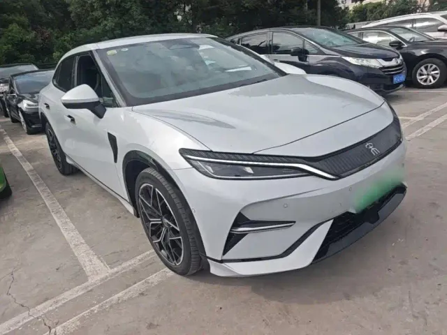 BYD Song L EV — Фото автомобиля 3