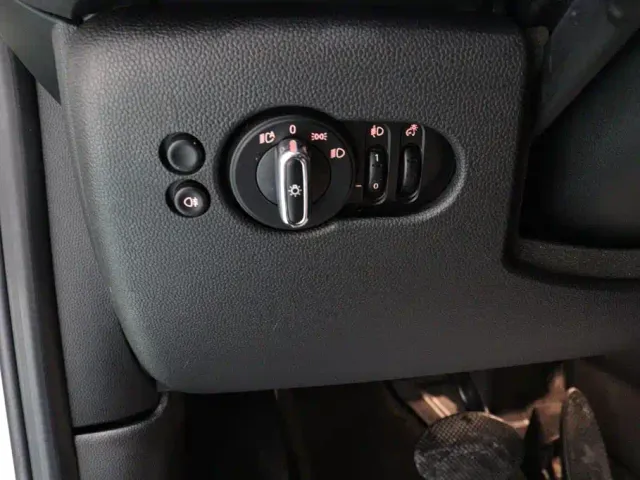 MINI Hatch — Фото автомобиля 17