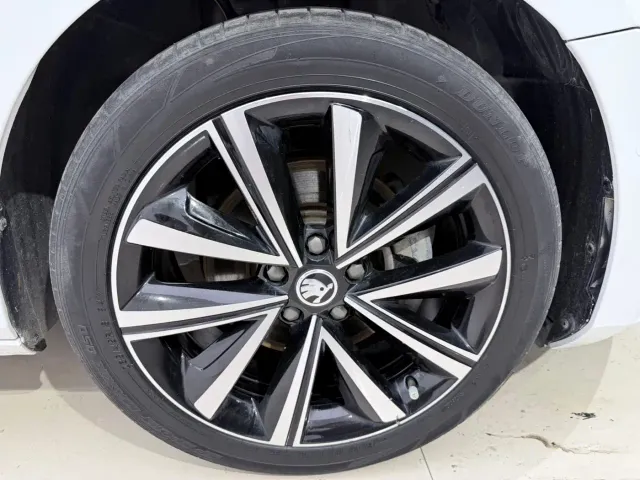 Skoda Superb — Фото автомобиля 15