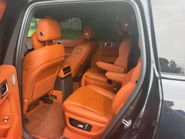 Li Auto L9 — Фото автомобиля 11