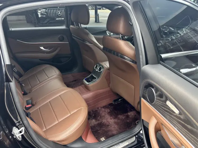 Mercedes-Benz E-Class — Фото автомобиля 11
