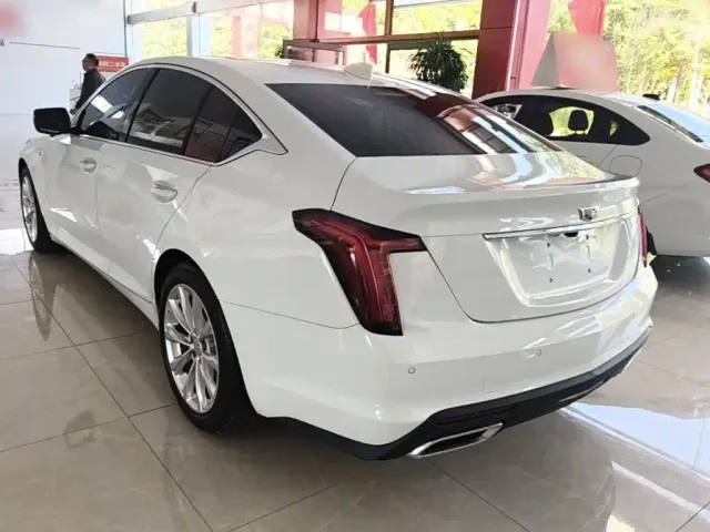 Cadillac CT5 — Фото автомобиля 4