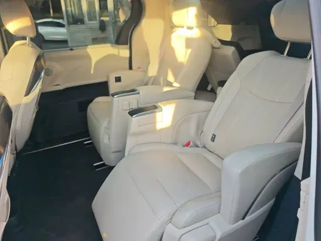 Toyota Granvia — Фото автомобиля 16