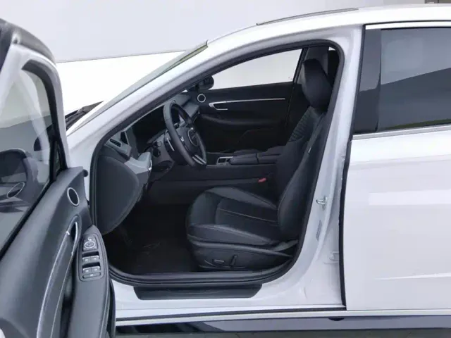Hyundai Sonata — Фото автомобиля 9