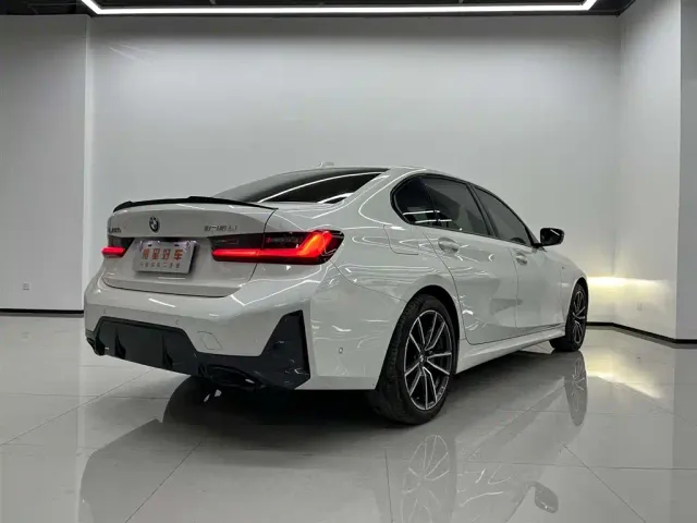 BMW 3 Series — Фото автомобиля 4