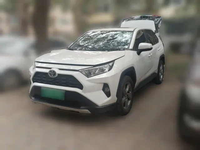 Фотография автомобиля — Toyota RAV4