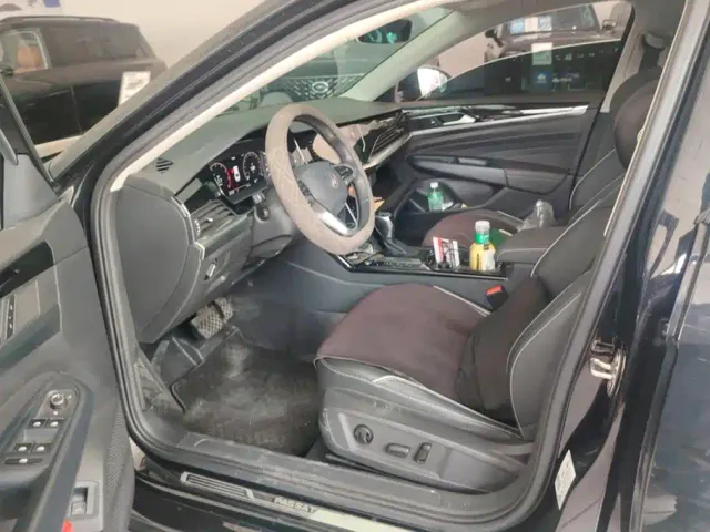 Volkswagen Passat — Фото автомобиля 9