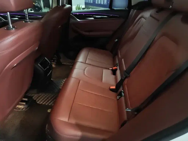 BMW iX3 — Фото автомобиля 16