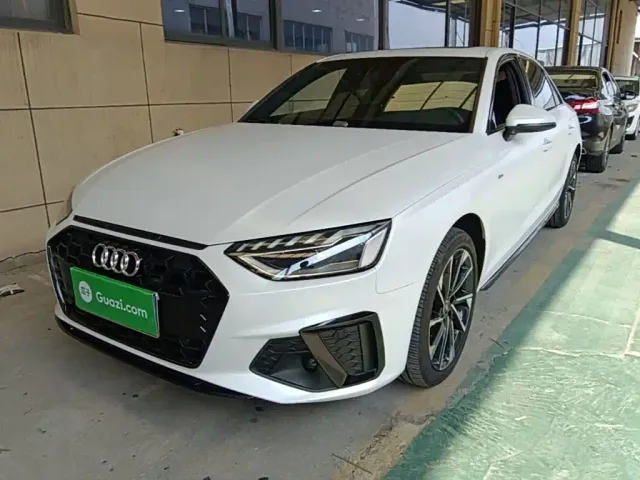 Фотография автомобиля — Audi A4L