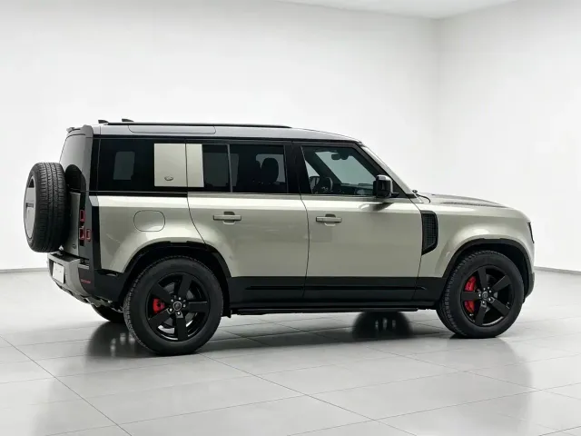 Land Rover Defender — Фото автомобиля 3