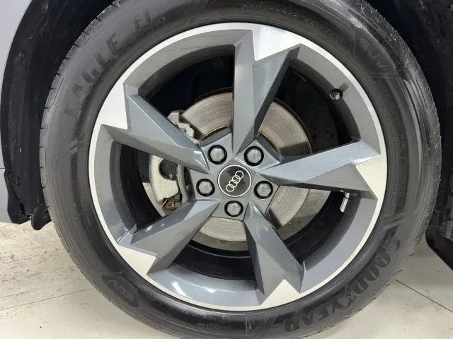 Audi Q3 — Фото автомобиля 25