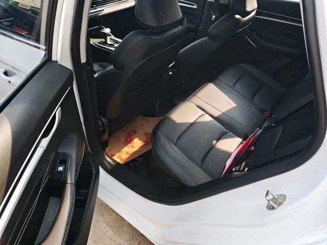 Geely Emgrand — Фото автомобиля 11