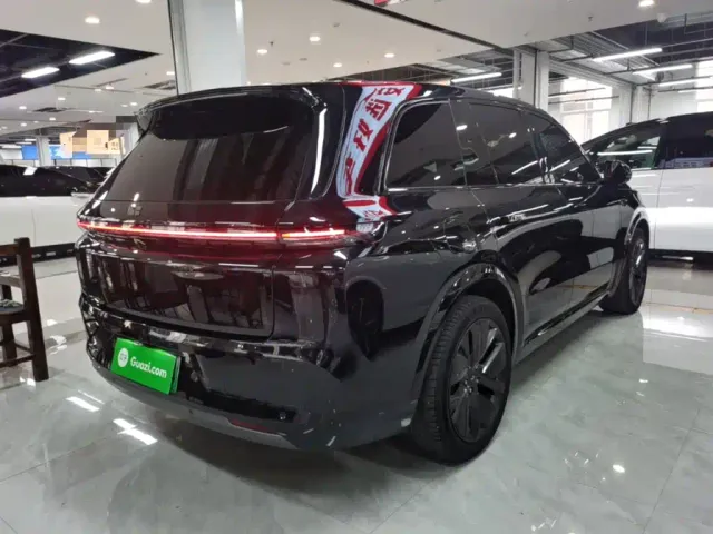 Li Auto L8 — Фото автомобиля 6