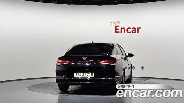 Hyundai Avante CN7 — Фото автомобиля 4
