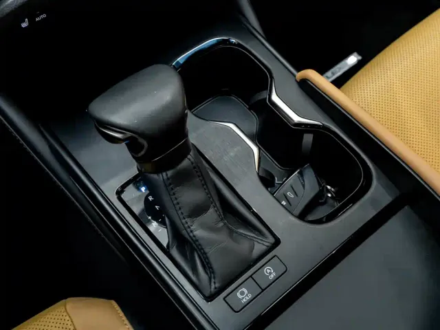 Lexus ES — Фото автомобиля 23