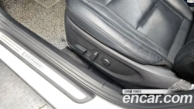 Hyundai Grandeur Новый Grandeur IG 3.0 LPi (Для проката) — Фото автомобиля 27