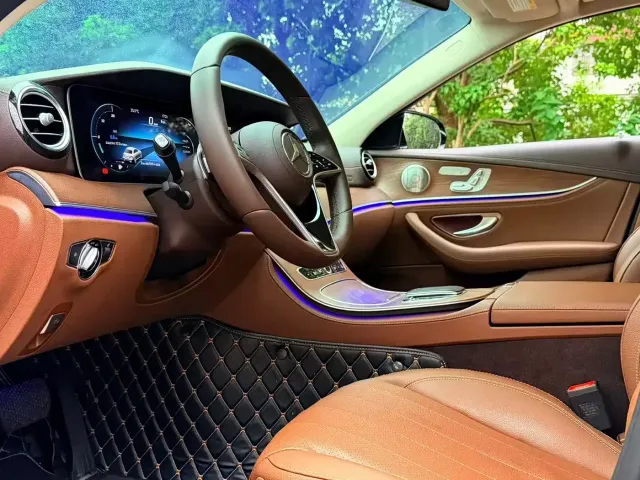 Mercedes-Benz E-Class — Фото автомобиля 2