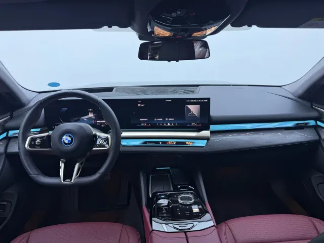 BMW i5 — Фото автомобиля 14