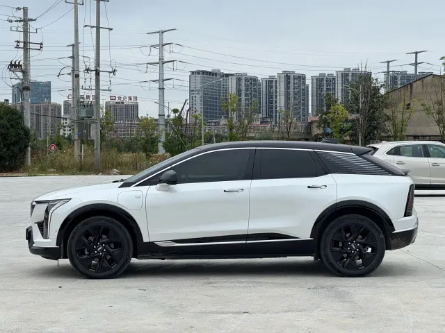 Cadillac Optiq — Фото автомобиля 8