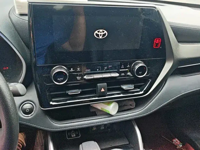 Toyota Highlander — Фото автомобиля 13