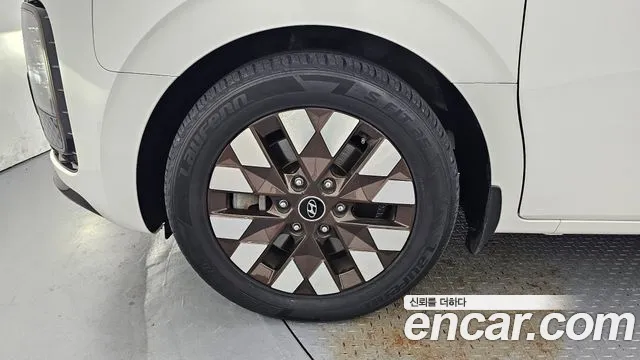 Hyundai Staria Staria 2WD автодом — Фото автомобиля 5
