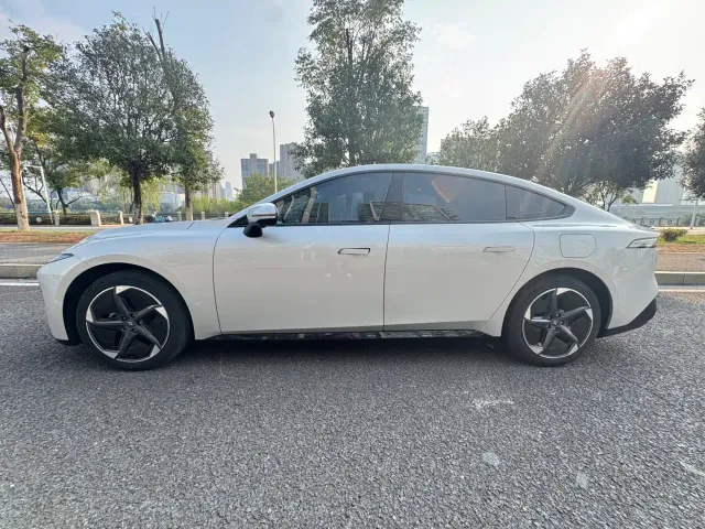 Dongfeng eπ 007 — Фото автомобиля 14