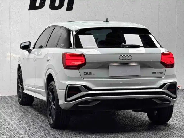 Audi Q2L — Фото автомобиля 7