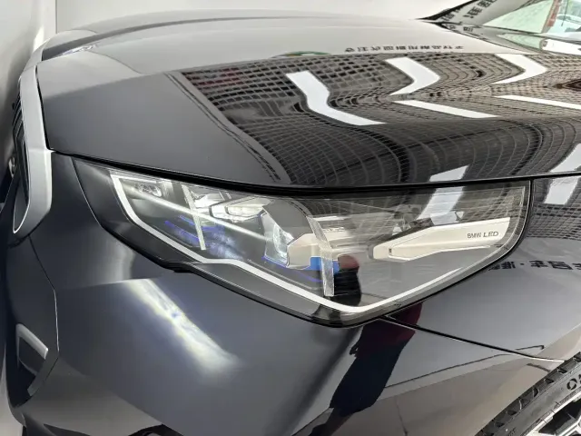 BMW BMW 5 Series 2025 530Li Premium M Sport Package — Фото автомобиля 8