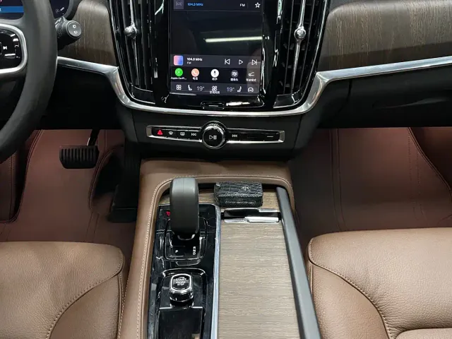 Volvo V90 — Фото автомобиля 8