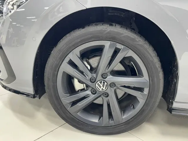 Volkswagen Golf — Фото автомобиля 9