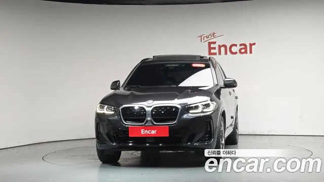 BMW iX3 — Фото автомобиля 3