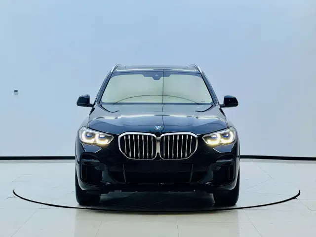 BMW X5 — Фото автомобиля 2