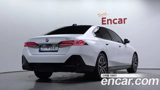 BMW 5-Series — Фото автомобиля 2