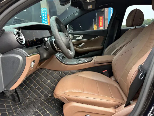 Mercedes-Benz E-Class — Фото автомобиля 12
