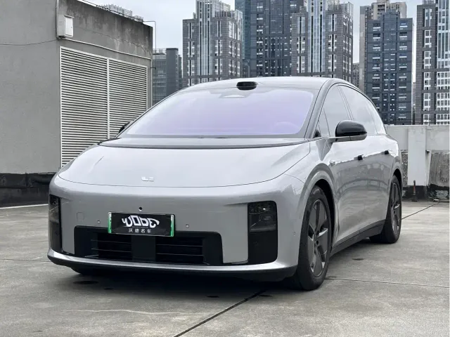 Фотография автомобиля — Li Auto i8