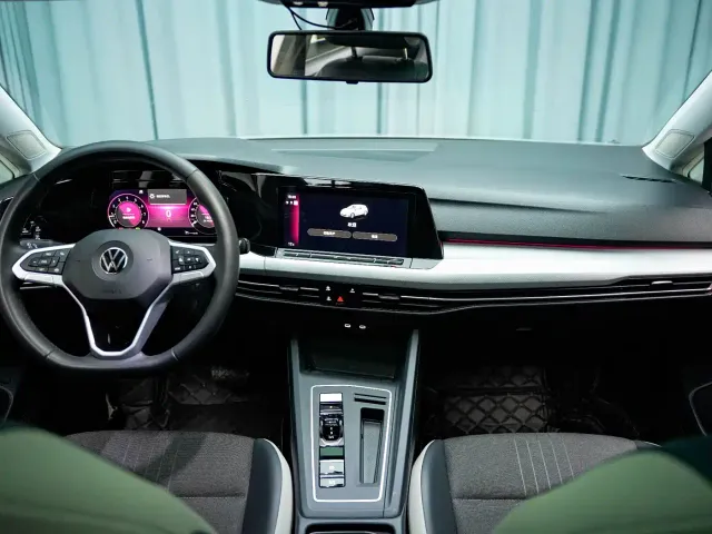 Volkswagen Golf — Фото автомобиля 4