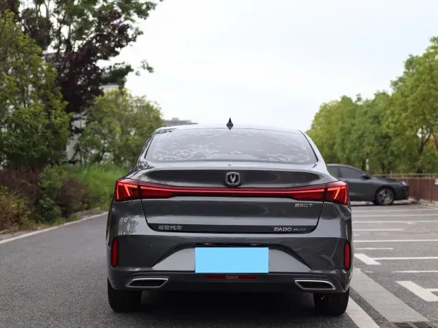 Changan Eado — Фото автомобиля 6