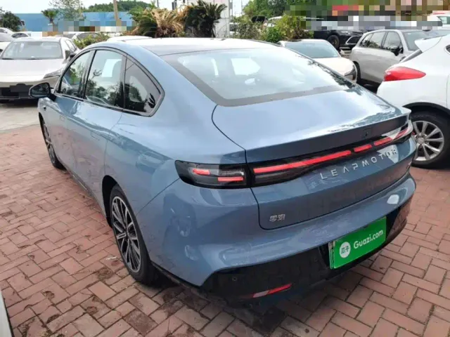 Leapmotor B01 — Фото автомобиля 4