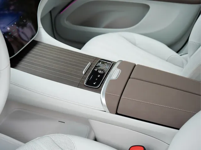 Mercedes-Benz EQS SUV — Фото автомобиля 15