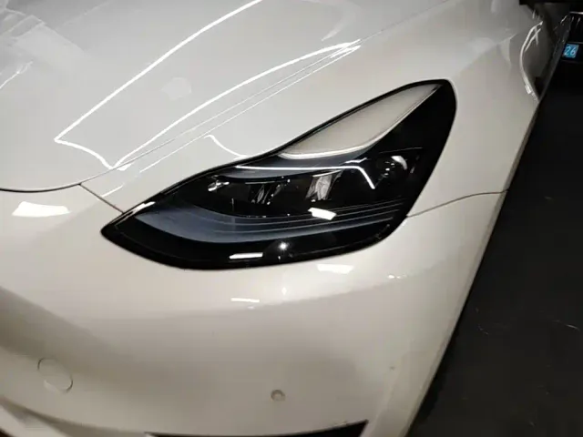 Tesla Model Y — Фото автомобиля 23